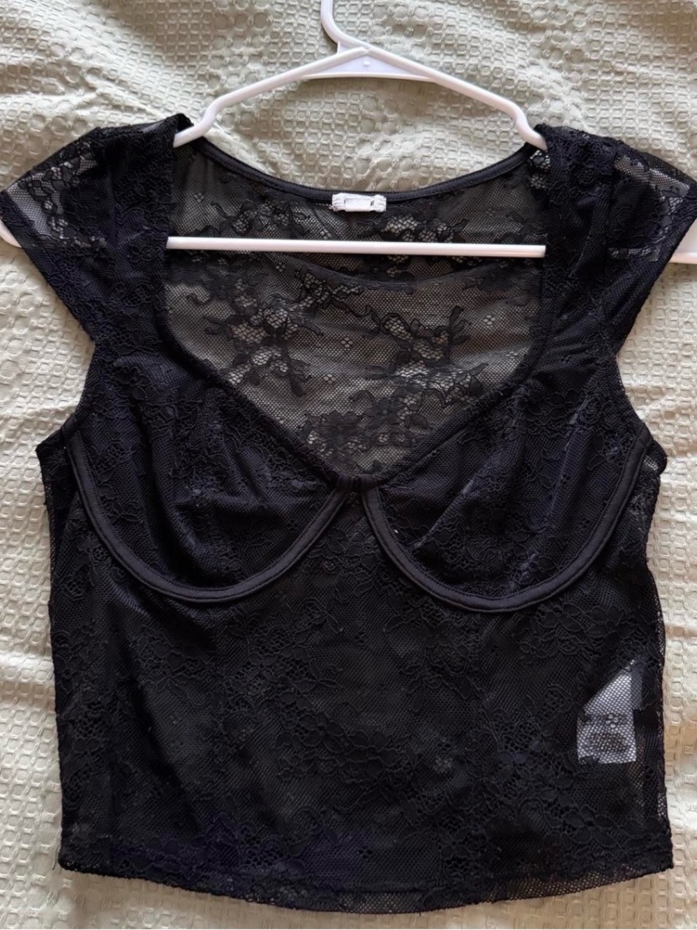 Black Lace Cap Sleeve Cropped Top